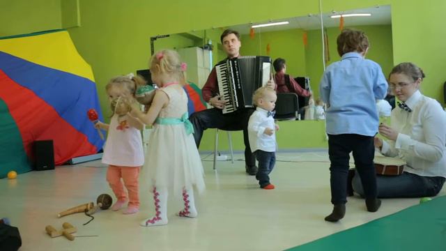 06.03.2016 дуэт Con Amore и аккордеон Евгений Цветков смотреть онлайн