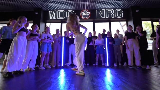 НИНА РОМАШОВА // GIRLY HIP-HOP (Пролетарская) смотреть онлайн