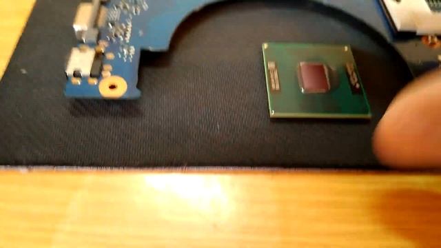 Замена процессора T4500 на T9300 на ноутбуке Samsung Rv508