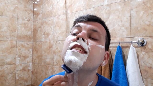 Бритьё на отдыхе: мыло-стик LEA, лосьон Williams Aqua Velva, Yaqi 22mm Cola, Personna, станок Yaqi смотреть онлайн