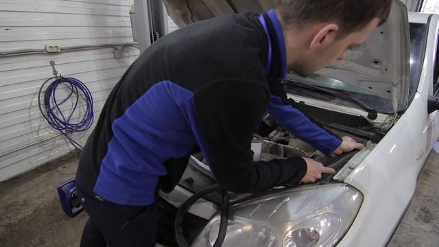 Установка уплотнителя капота Renault (Logan, Duster, Sandero, Kaptur, Arkana) смотреть онлайн