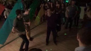 ЛЯСИ-ТРЯСИ. Поздравление именинницы в клубе!