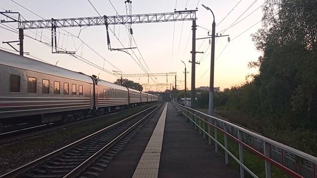 ТЭП70БС-288 с пассажирским поездом №522 Новороссийск - Приобье смотреть онлайн