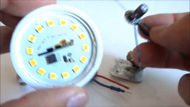 НОВОЕ Гениальная идея - Супер БЛОК ПИТАНИЯ для Светодиодов можно сделать из Филаментной лампочки смотреть онлайн