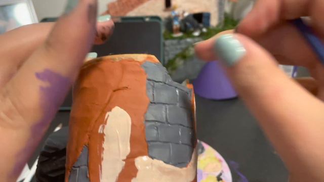 Campus Crafting: How to Make a Dice Tower out of a Pringles Can смотреть онлайн