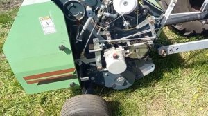 Мини-пресс-подборщик к сезону готов.