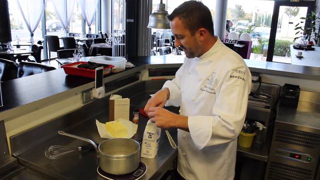 La sauce béchamel avec Chef Bris Ducos смотреть онлайн