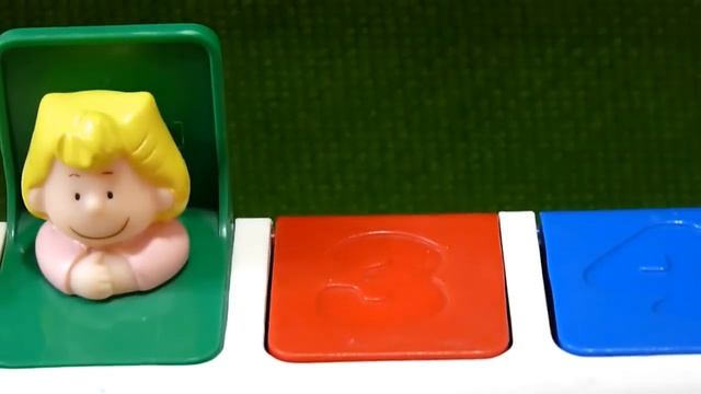 Peanuts Toys! Snoopy and Friends Pop Up Pals Toy with Woodstock, Charlie Brown & Sally! смотреть онлайн