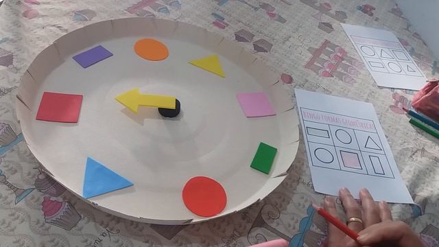 Jogo de matemática: Bingo das formas geométricas смотреть онлайн