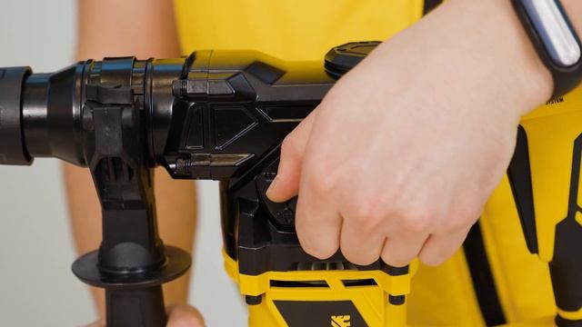 Распаковка DENZEL перфоратор электрический RHV-1250-30 смотреть онлайн