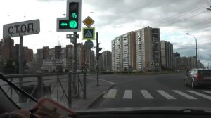 Как выполнять Повороты и Развороты на Перекрестках по системе трех направлений.