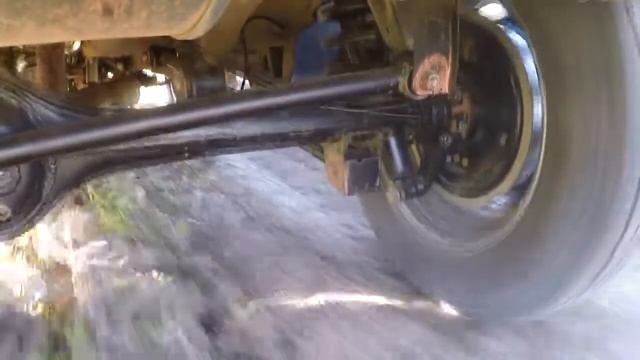 Работа задней подвески LADA 4x4 на бездорожье. смотреть онлайн