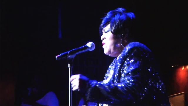 Martha Wash: Gonna Make You Sweat (Everybody Dance Now)