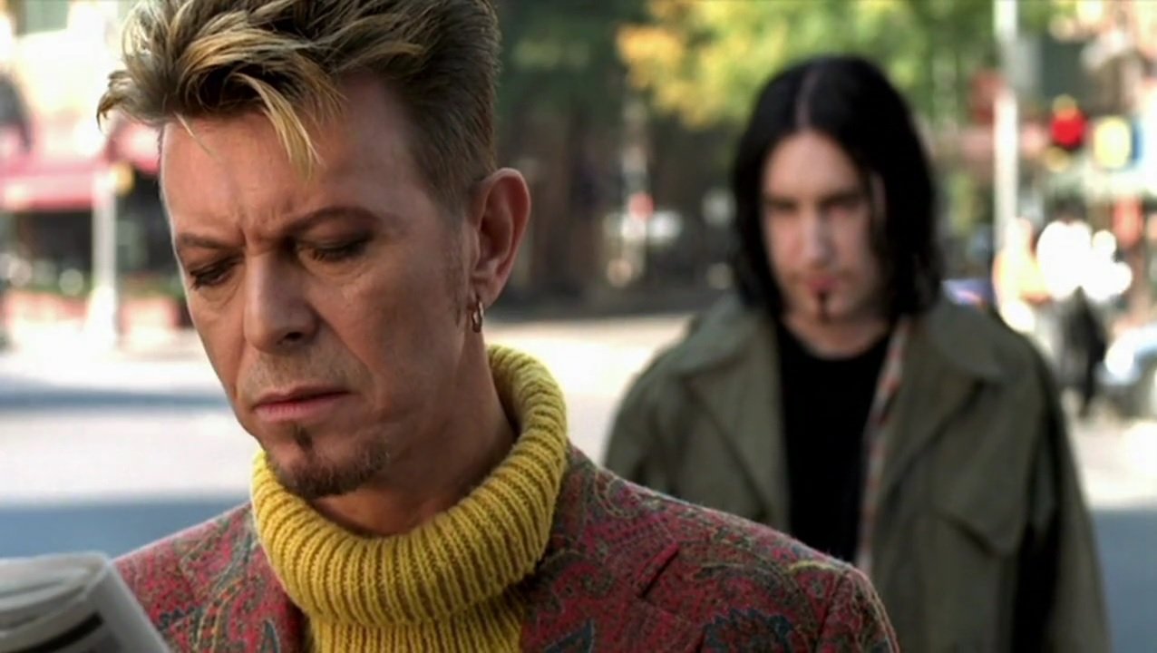 David Bowie - I'm Afraid Of Americans (4K) смотреть онлайн