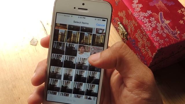 Send an Image to Snapchat Directly from the Stock Photos App on iOS 8 [How-To] смотреть онлайн