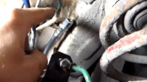 Как поменять тормозные шланги Деу Ланос.Сенс.