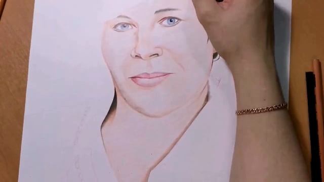 Портрет учительницы карандашами PrismaColor смотреть онлайн