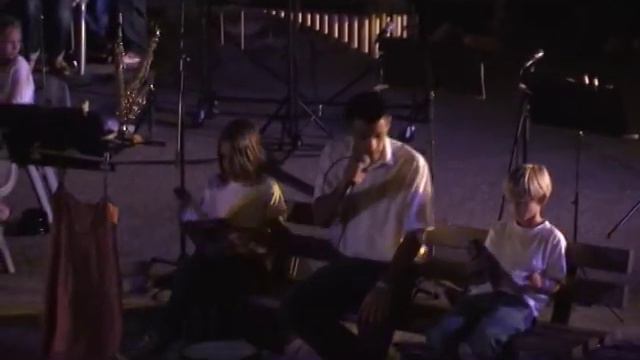 Y'A UNE FILLE QU'HABITE CHEZ MOI - BENABAR -STAGE MUSIQUE 2011-SMM 2011 смотреть онлайн