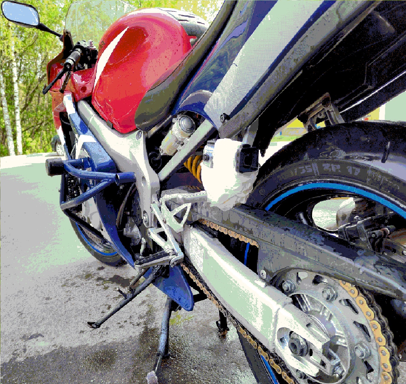 Honda cbr 600 f4i работа задней подвески
снято на камеру Sony fdr x-3000