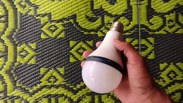 philips 18w inverter bulb vs Halonix 12w Inverter bulb turbocharge Review In Hindi смотреть онлайн