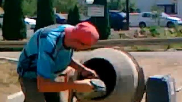 Kobranje betona u mjesalici ;evo sta se desi kad odes da popijes pivo na +40 смотреть онлайн