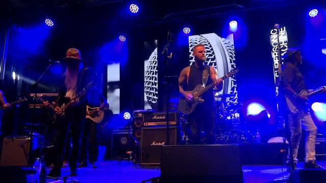 BILLY F GIBBONS +DOYLE BRAMHALL +ERIC GALES +KRIS BARRAS +JOE LOUIS WALKER Goin'Down MEGEVE 2019 смотреть онлайн