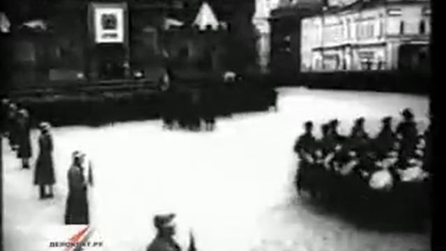 Парад на Красной площади 1937.avi смотреть онлайн