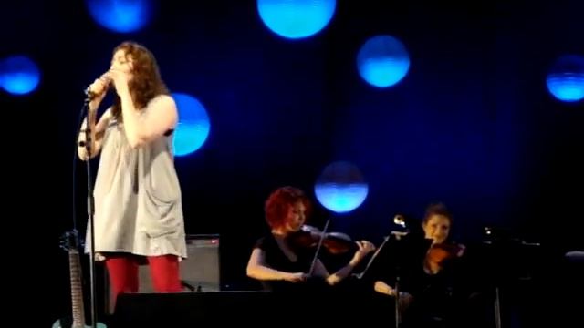 Regina Spektor - Ghost of Corporate Future-Mccarren смотреть онлайн