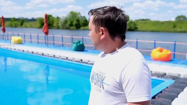 В парке «Фили» открылся понтонный бассейн смотреть онлайн