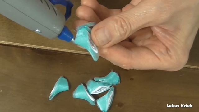 Снежинка. Новогодняя СНЕЖИНКА из ткани и атласных лент в стиле канзаши смотреть онлайн