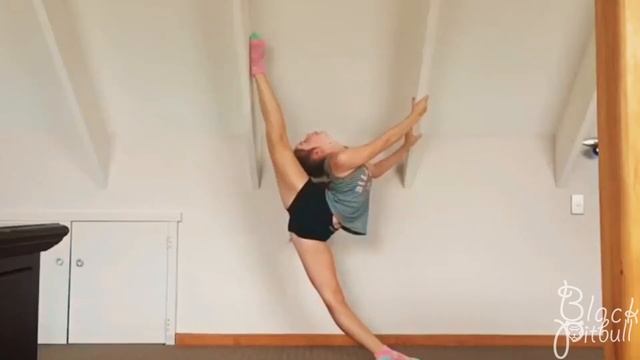 Flexible and Graceful - do the splits смотреть онлайн
