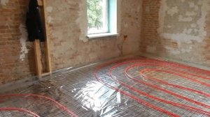 Стяжка пола на деревянных перекрытиях. Самый простой вариант тёплого пола своими руками!