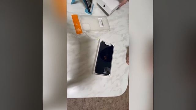 Распаковка iPhone 13 смотреть онлайн