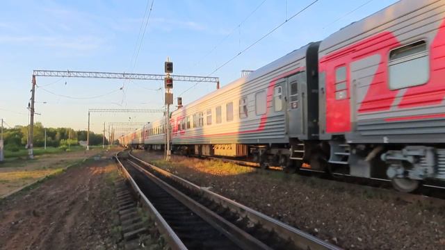 Электровоз ЭП2К-216 с поездом№140М Брянск-Санкт Петербург станция Бекасово-1 29.06.2020 смотреть онлайн