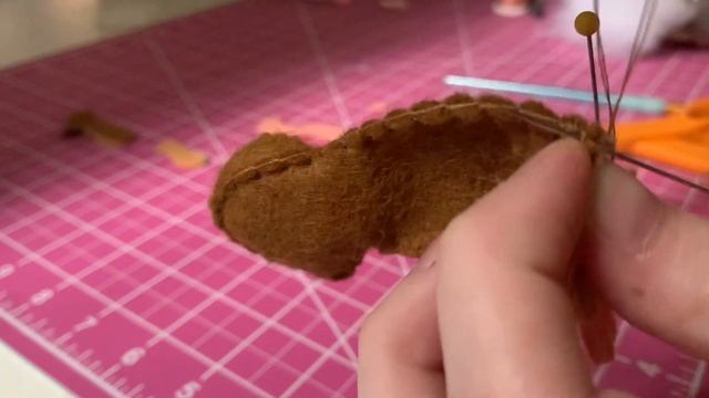 Mouse Plush Tutorial (FREE PATTERN) смотреть онлайн