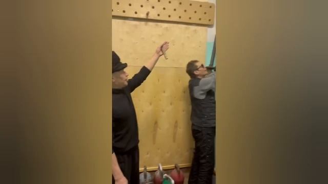 Иришке плохо,Безумный Паша,Олег Монгол,Катя и Руслан Гительман,Матя Гительман смотреть онлайн