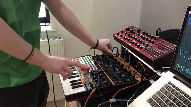 CHEAP D.I.Y INDUSTRIAL KILL-SWITCH FOR MODULAR SYNTHS AND/OR GUITARS! смотреть онлайн