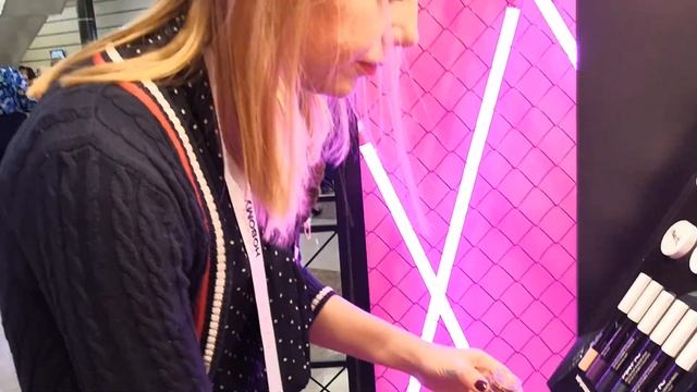 Новости с конференции Эйвон 2019: Серия Марк. Обзор карандашей для глаз смотреть онлайн