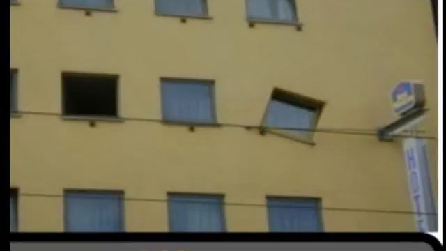 Копия видео "Фейлы строителей, сморя на которые возникает очень много вопросов" смотреть онлайн