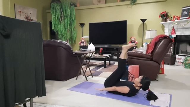 STRETCHING TIME WITH ME IN 13 MIN PERFECT FOR RELAXATION @carlaflynnslifestyle6994 смотреть онлайн