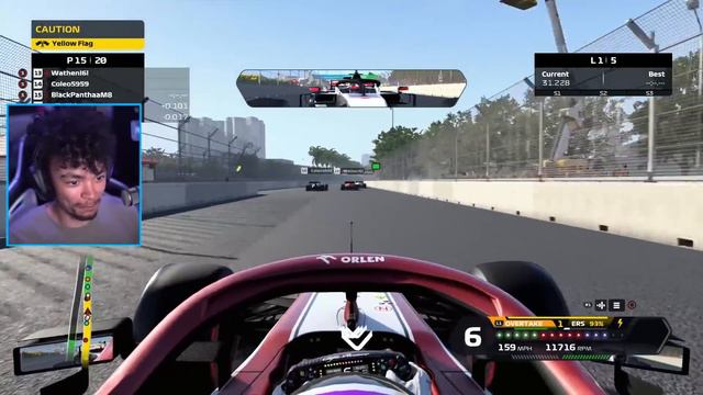 Racing Other YouTubers - FIRST TIME ONLINE IN F1 2020! смотреть онлайн