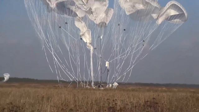 шикарные кадры десантирования БМД-4М смотреть онлайн