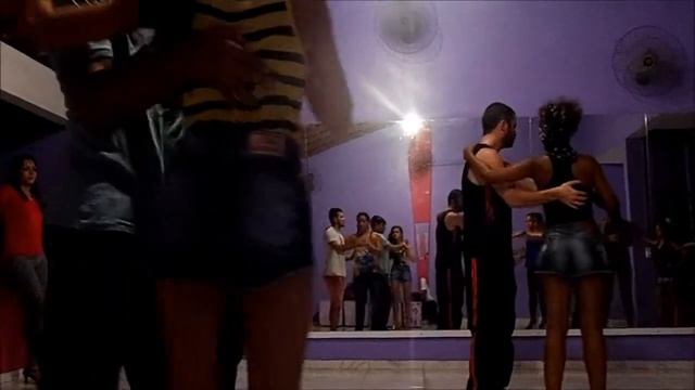 Classe de Kizomba - Cleyton Nascimento e Marcia Porto смотреть онлайн