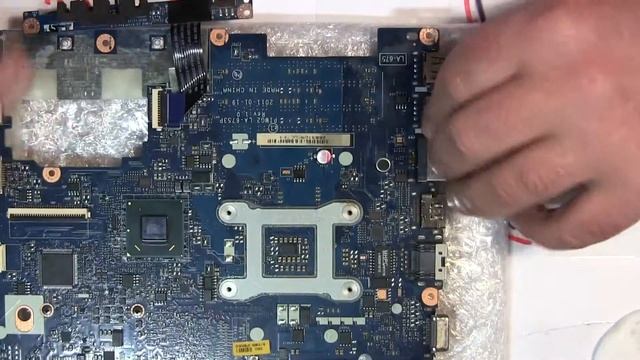 Lenovo G575 нет изображения