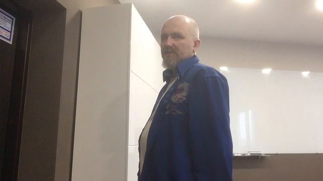 Вертикальная опора в столбе: Стоим столбом у стены, в метро, в лесу. смотреть онлайн