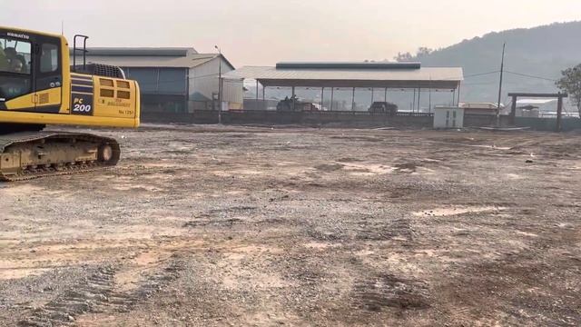 3 máy xúc Komatsu PC 200-10, PC 200-8 khai xuân 2023. смотреть онлайн