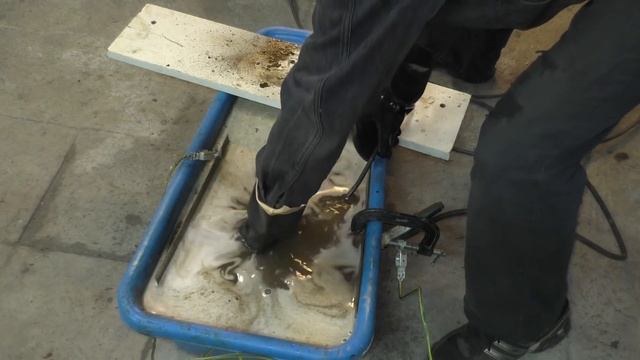 Очистка мелкого инструмента от ржавчины. Круглая наковальня [EN subtitles] смотреть онлайн