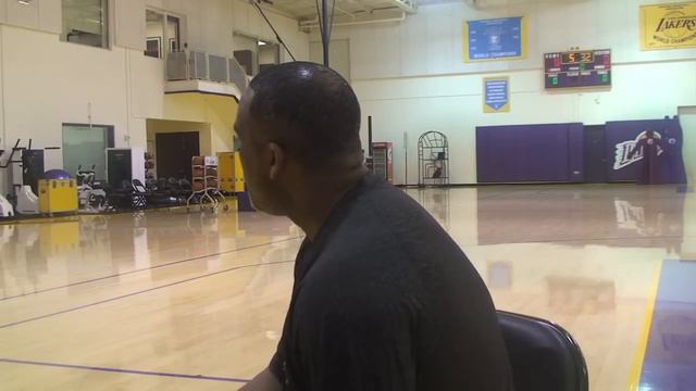 Phil handy on Darius Morris and Jordan Hill смотреть онлайн
