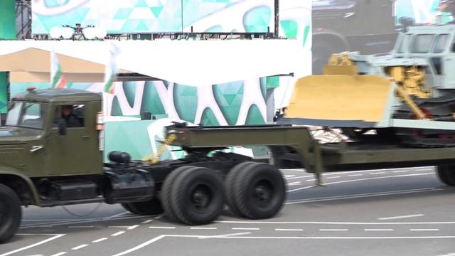 День нефтяника. Праздничный парад. 31 августа 2019 г. смотреть онлайн