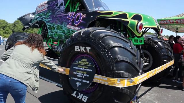 Monster Jam with The Brito Famliy. смотреть онлайн